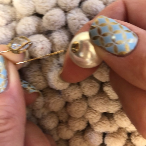 🆕Crystal Thread Pearl Earrings🆕 - Picture 2 of 4